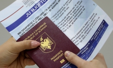 Jo vetem kartat ID: Qeveria shtyn afatin e vlefshmerise se pasaportave